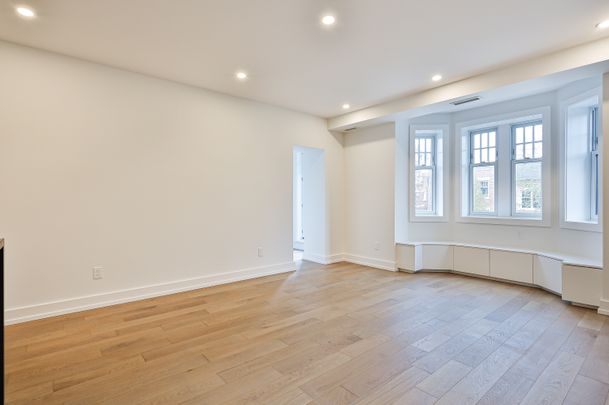 3 Bedrooms - Photo 1