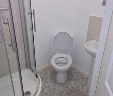 5 bedroom flat share to rent - Photo 3