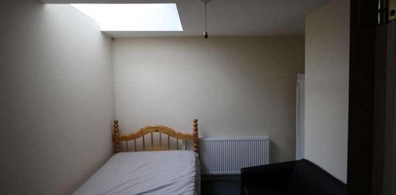 Cheetham Hill Road, Manchester, M8 - Photo 2