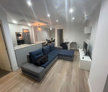 Piso de alquiler en Calle de Antonio López, Comillas - Photo 1