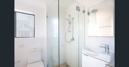 Conveniently located within the popular 'Cotswold House' - Photo 5