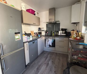 Location Appartement 3 pièces 68m² - Photo 4