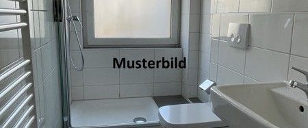 tolle, frisch sanierte 3-Zimmer-Wohnung im EG mit großem Balkon - Foto 1