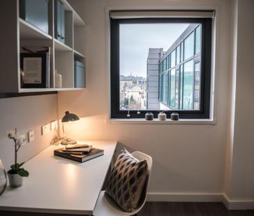 1 bedroom in a flat share to rent - Photo 6