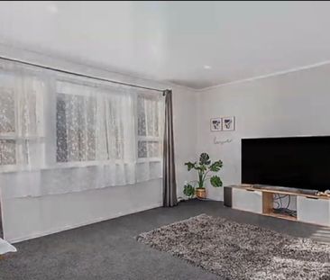 Family home near to porirua City and motorway - Photo 5