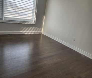 For Lease - 102 Thule Street, Vaughan, Ontario - Photo 3