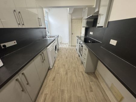 Lansdowne Terrace, Lawrence Street - P1148 - Photo 5