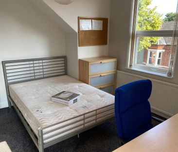 5 bedroom detached house to rent - Photo 3