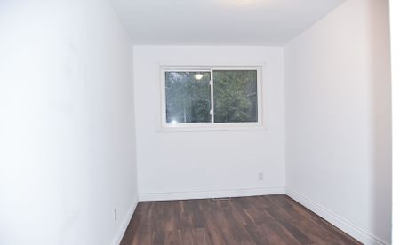 For Lease - 181 Penn Avenue Unit# Main, Newmarket, Ontario - Photo 5