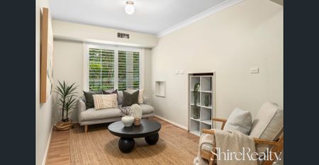 Renovated family entertainer in a leafy pocket - Photo 2