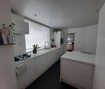 Gerenoveerde woning met 3 slaapkamers en terras in hartje Poperinge. - Photo 4