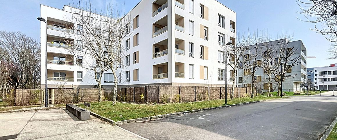 Apartment - Photo 1
