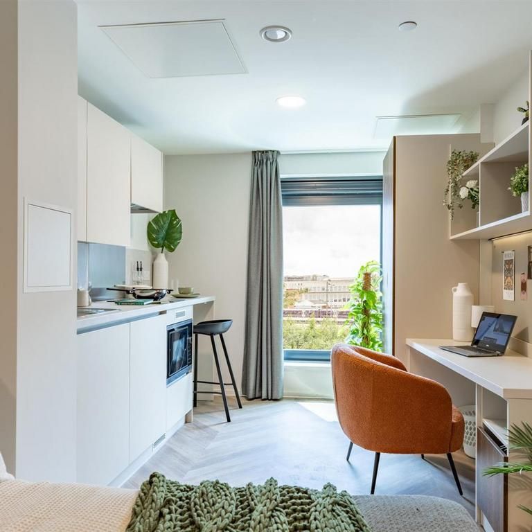 Studio to rent - Photo 1