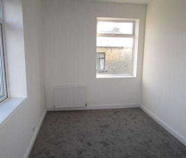 3 bedroom end of terrace house to rent - Photo 5