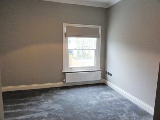 4 Bed Terraced House, Lower Mortlake Road, TW9 - Photo 1