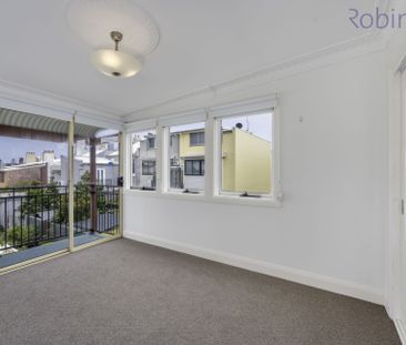 Three bedroom terrace near Newcastle Beach. - Photo 4