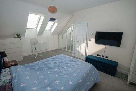 Mindaro Way, Ashlawn Gardens, Rugby, CV22 - Photo 5