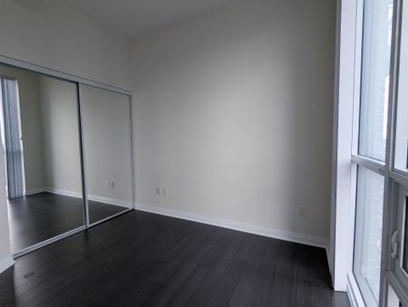 For Lease - 5025 Four Springs Avenue Unit# 1007, Mississauga, Ontario - Photo 5