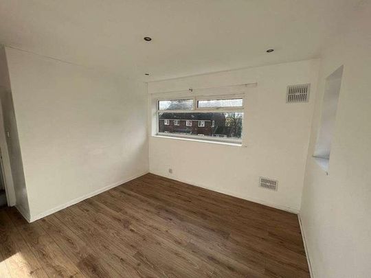 Barchester Avenue, Bolton, BL2 - Photo 1