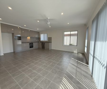 Bungendore Villa Living - Gated Community for over 55's - Photo 2