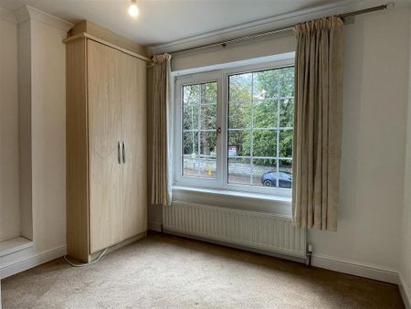 5 bedroom detached house to rent - Photo 2