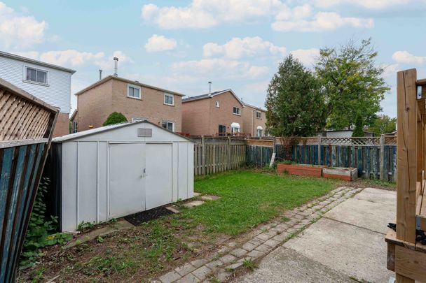 For Lease - 4354 Waterford Crescent Unit# Upper, Mississauga, Ontario - Photo 1