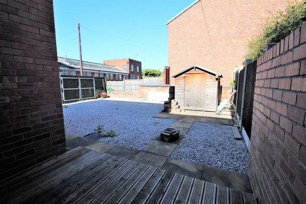 6 bedroom house to rent - Photo 1