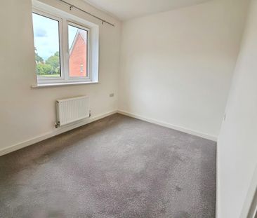 3 bedroom semi-detached house to rent - Photo 3