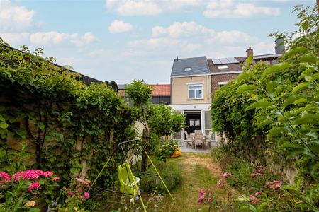 Ruime rijwoning met 3 slaapkamers en tuin te huur nabij Gent-Sint-Pieters - Photo 3