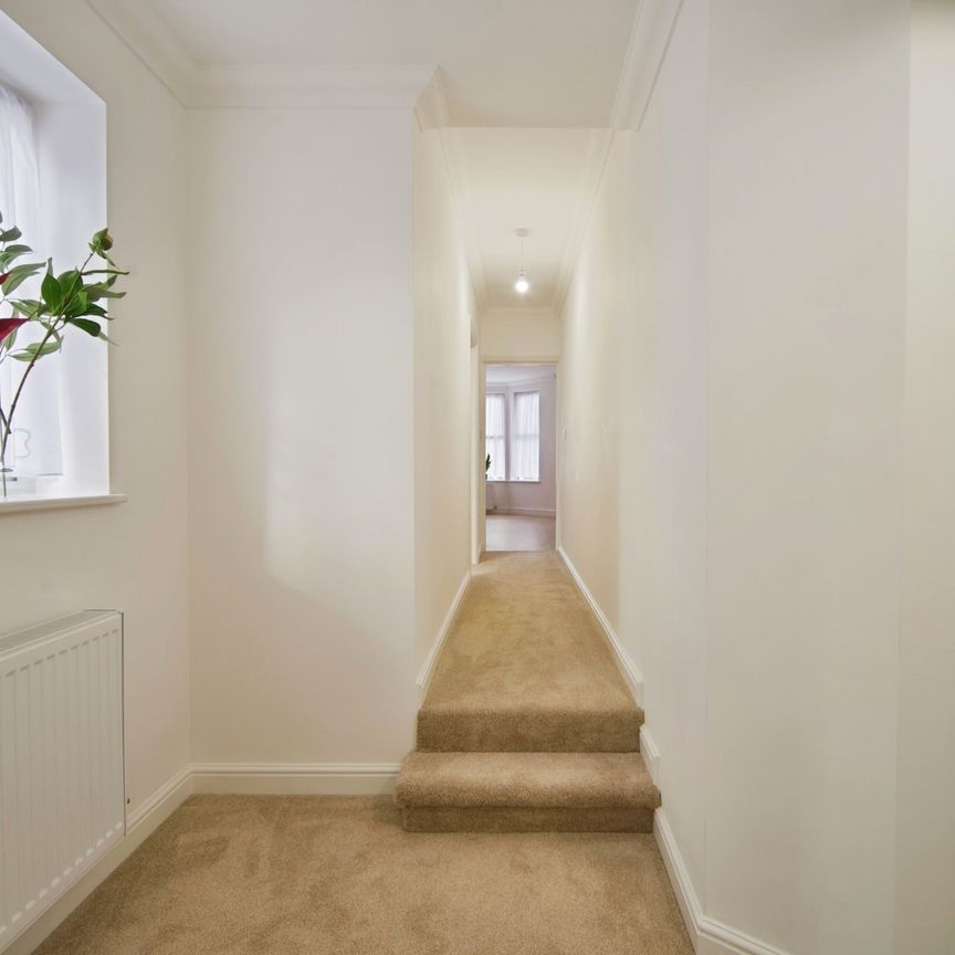 Beautiful 2 Bedroom Flat To Let In Enfield - Photo 1