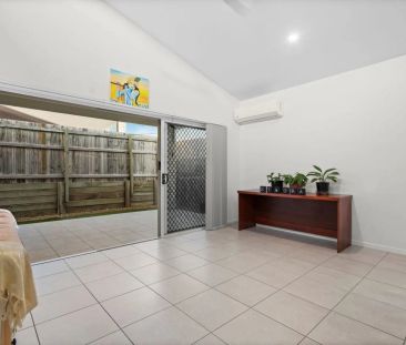 Spacious Contemporary Home - Photo 2