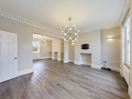 Portland Square, Pittville, Cheltenham, GL52 - Photo 2