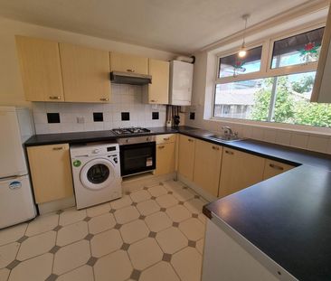 3 Bed Maisonette, Gough Walk, E14 - Photo 6