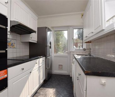3 bedroom terraced house to rent - Photo 5