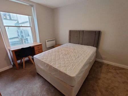 2 bedroom flat to rent - Photo 3