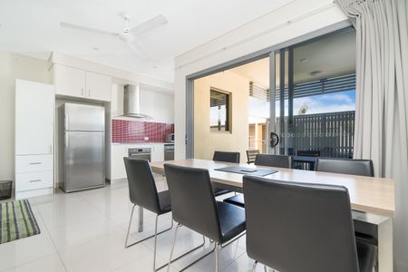 1303/16 Harvey Street, - Photo 2