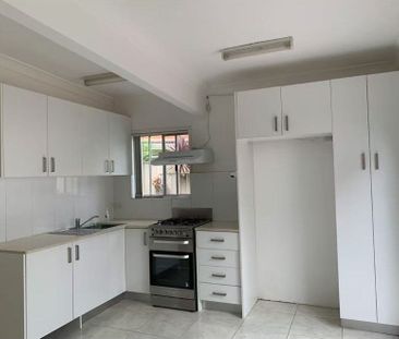 Single Bedroom Residence For Lease Now! - Photo 2