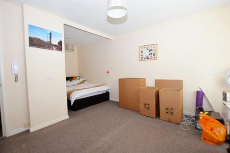 Studio to rent - Photo 5