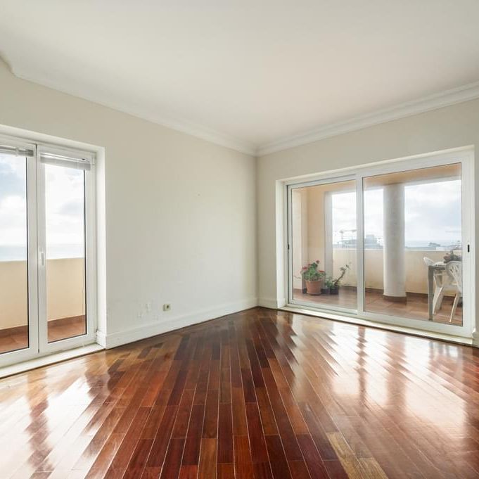 4 Bedroom Apartment with swimming pool, Monte Estoril, Cascais - Photo 1