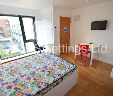 1 Bedroom Studio for rent in St Michaels Lane - Photo 2