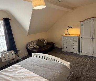 Room 7, 96 Cromwell Road, Belfast, BT7 1JY - Photo 4