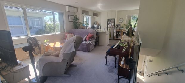 3 bedroom in Totara Vale - Photo 1