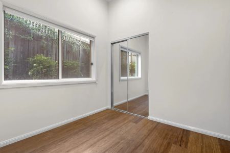 Contemporary 2-bedroom granny flat - Photo 3