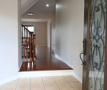 For Lease - 39 Harbourtown Crescent, Brampton, Ontario - Photo 6