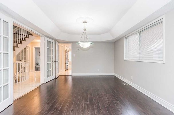 For Lease - 90 Cityview Circle, Barrie, Ontario - Photo 1