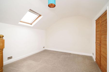2 bedroom terraced house to rent - Photo 3