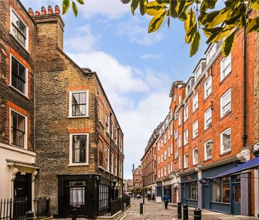 A beautifully restored townhouse offering contemporary living in the heart of Soho. - Photo 5