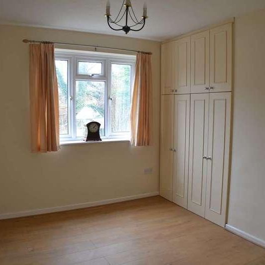 Dene Way Newbury, RG14 - Photo 1