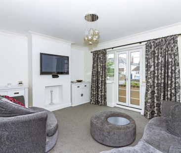 3 bedroom ground floor flat to rent - Photo 1