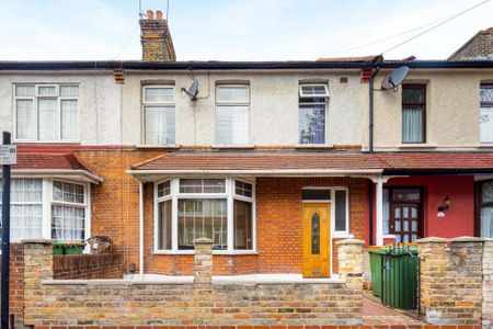 3 bedroom terraced house to rent - Photo 5